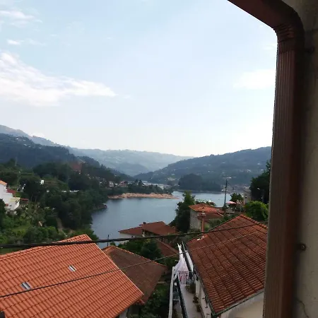 Casa Dina Doceira アパート ジェレス